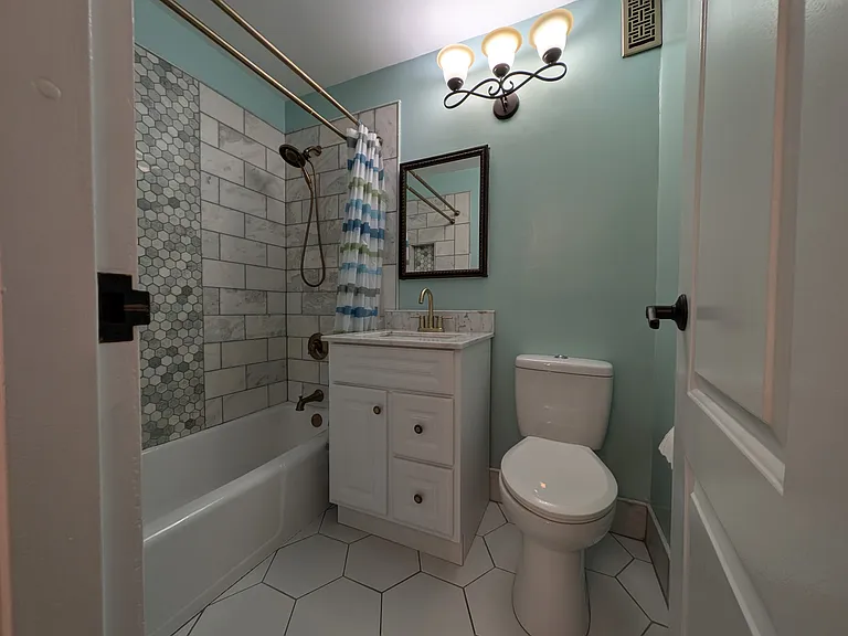 470 Halstead Ave #2S — Photo 9