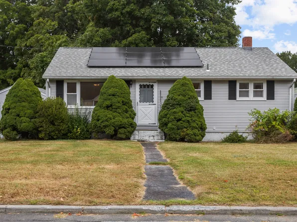 4 Edgewood Avenue, Waterford, CT 06385