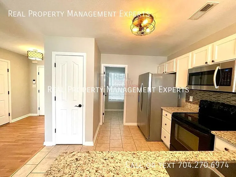 198 Mott Rd — Photo 3
