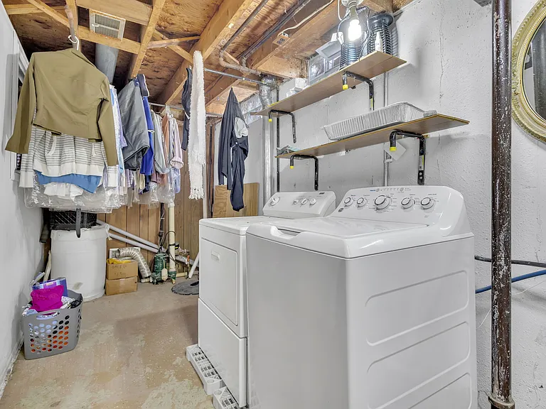 23520 Brandywynne St — Photo 49