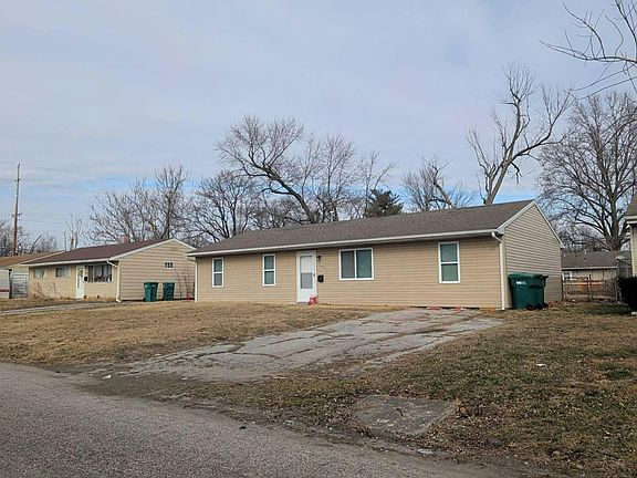 2nd image of 1607 Andrews Dr
