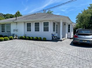 3 Yellowstone Dr, Toms River, NJ 08753