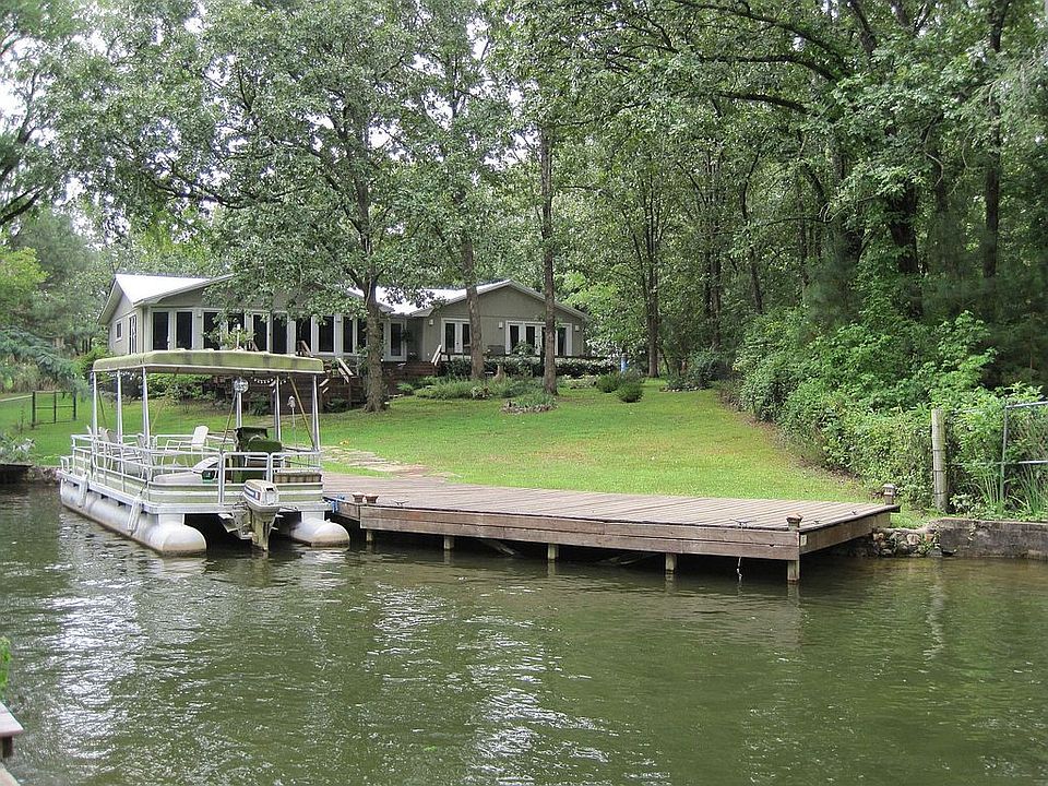 150 feet of lakefront