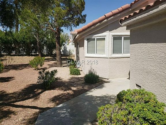 3rd image of 533 Yacht Harbor Dr