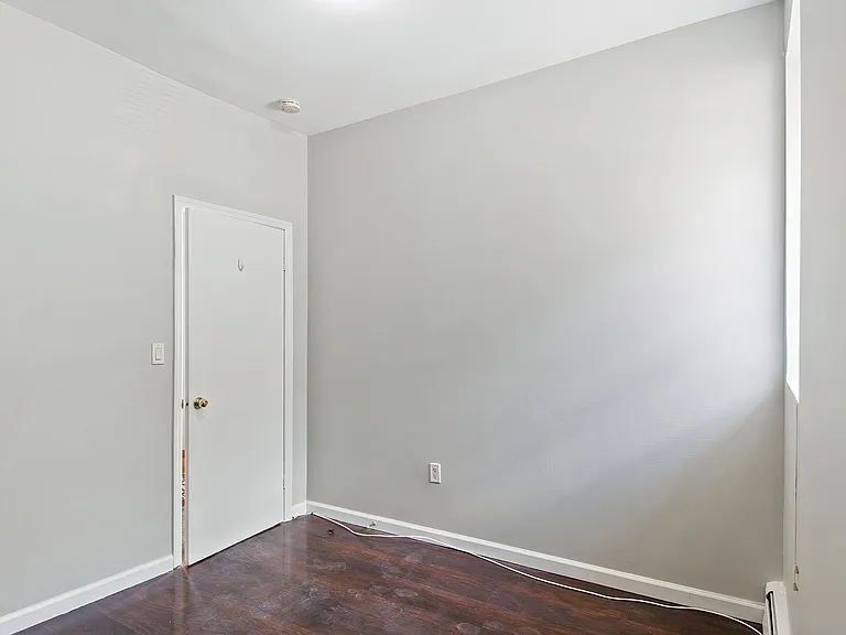 118 Maple Ave #1 — Photo 9