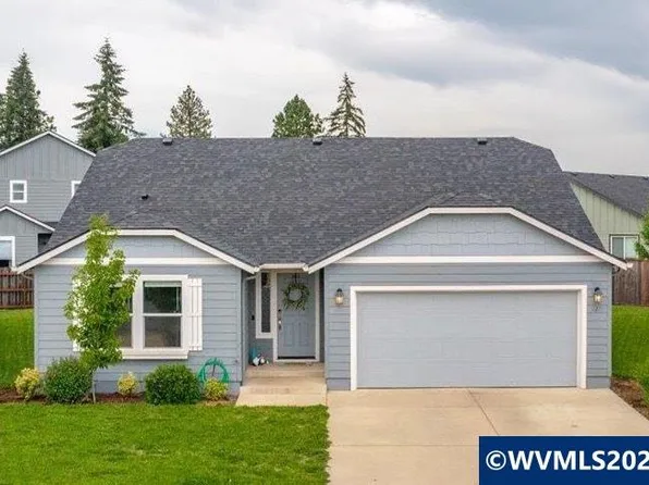 2271 Cheadle Lake Ct, Lebanon, OR 97355