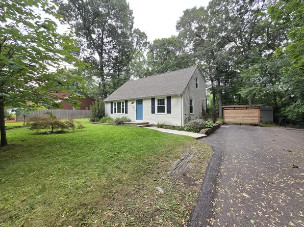 73 Posnegansett Ave, Warwick, RI 02888