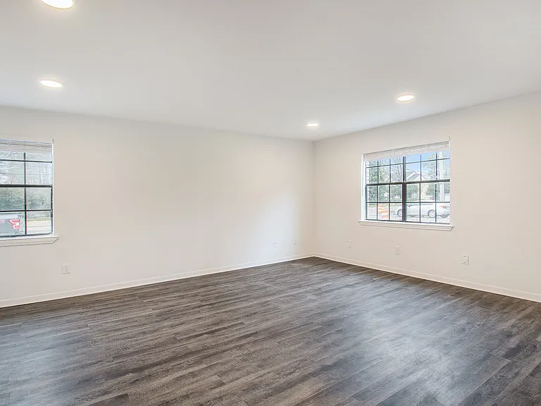 Greendale Apartments — Photo 9