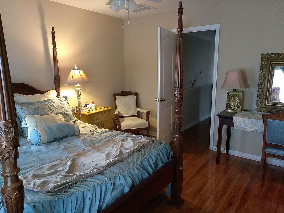 MasterBedroom w/lake view