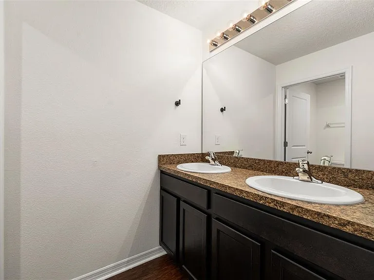 8008 SW 62nd Ct — Photo 36