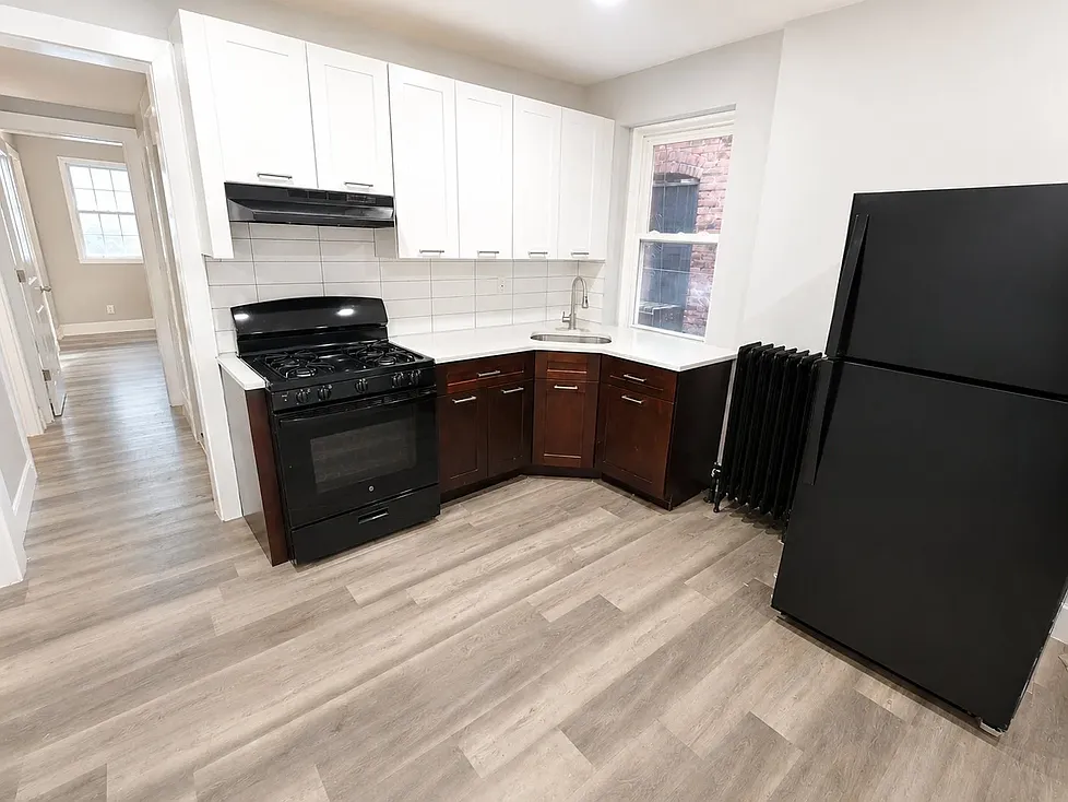 168 Bloomfield Ave, Newark — Photo 2