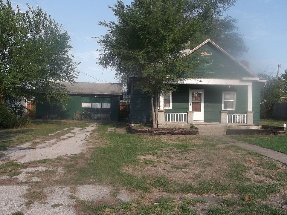 1st image of 23626 212th St