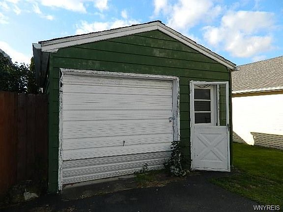 3rd image of 286 Holly St