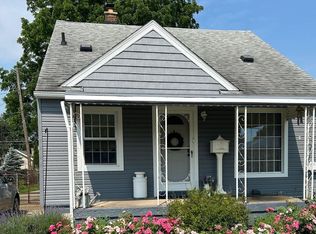 29541 Kelly Rd, Roseville, MI 48066