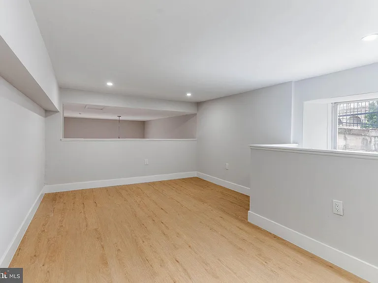 4522 Baker St #2 — Photo 11