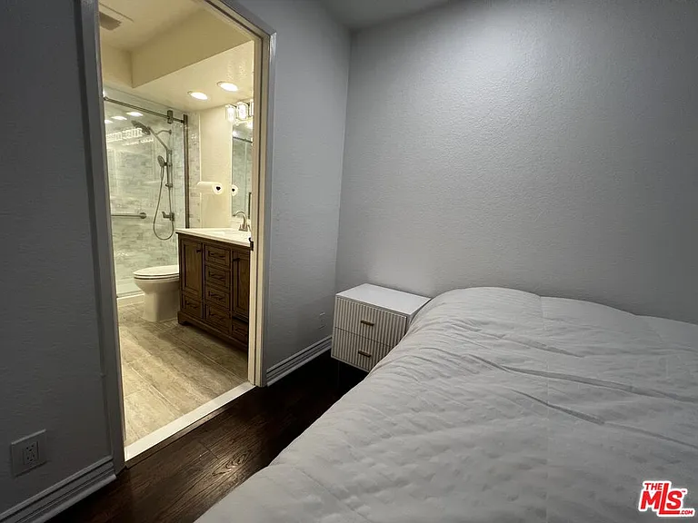 7825 Seaglen Dr #34 — Photo 20