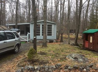 147 Fox Ln, Shohola, PA 18458