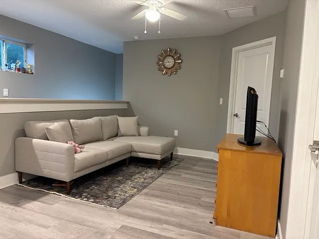 2432 Sanford Ave — Photo 14