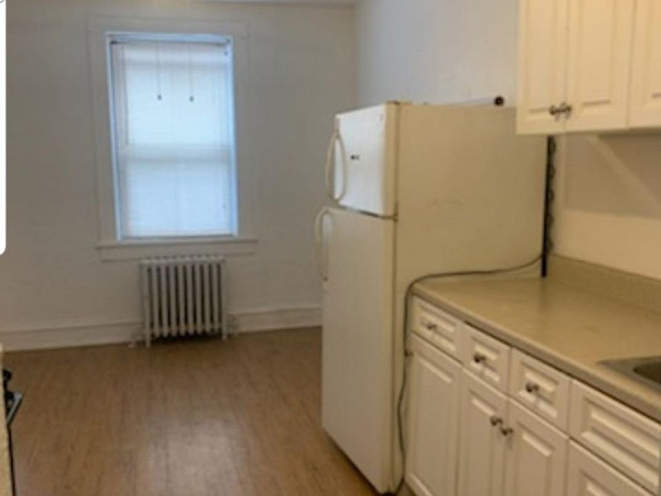 1st image of 203 Willis Ave