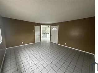 2368 Iris Ct APT 3, Fullerton, CA 92833