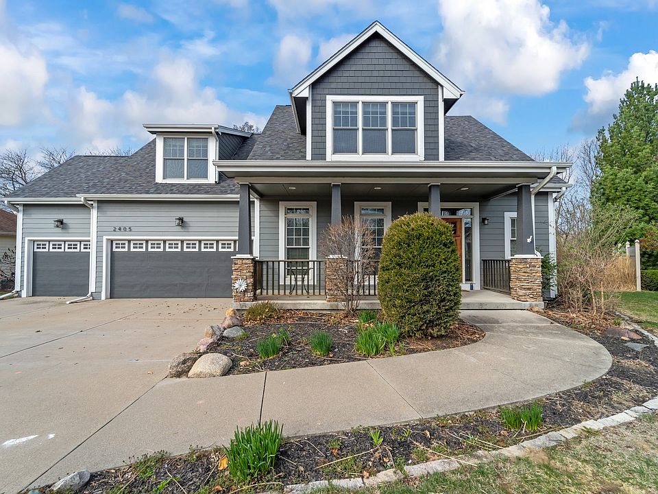 1st image of 2405 SW Westbrooke Cir