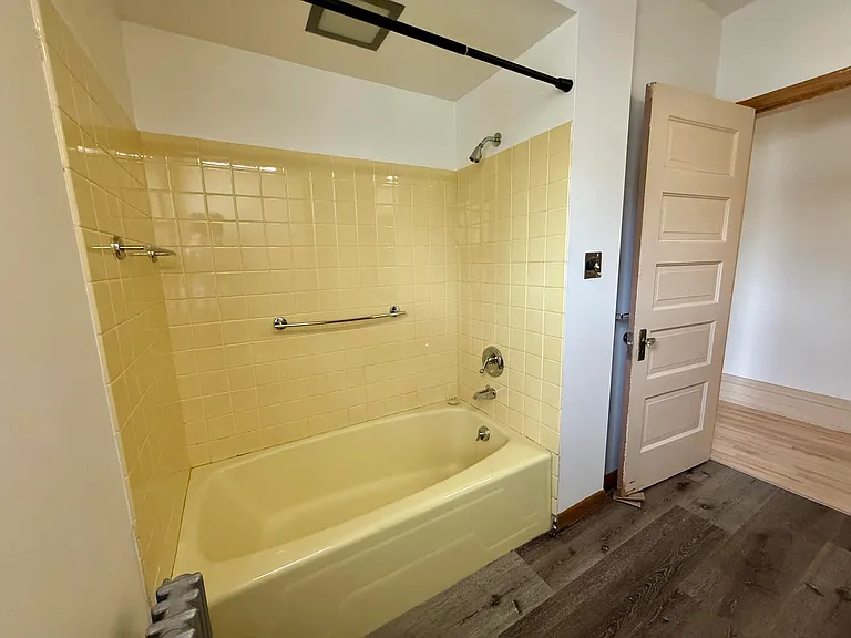 215 N Wisconsin St — Photo 11