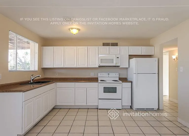 2964 N 53rd Dr — Photo 10