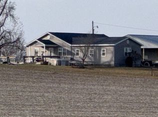 252 Sapphire Ln, Clay City, IL 62824