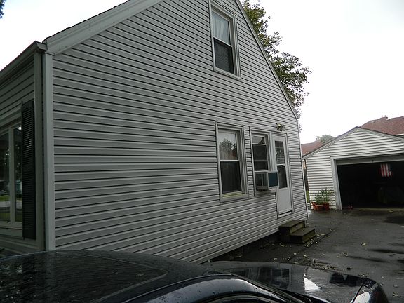 4th image of 8262 Bollier Ave