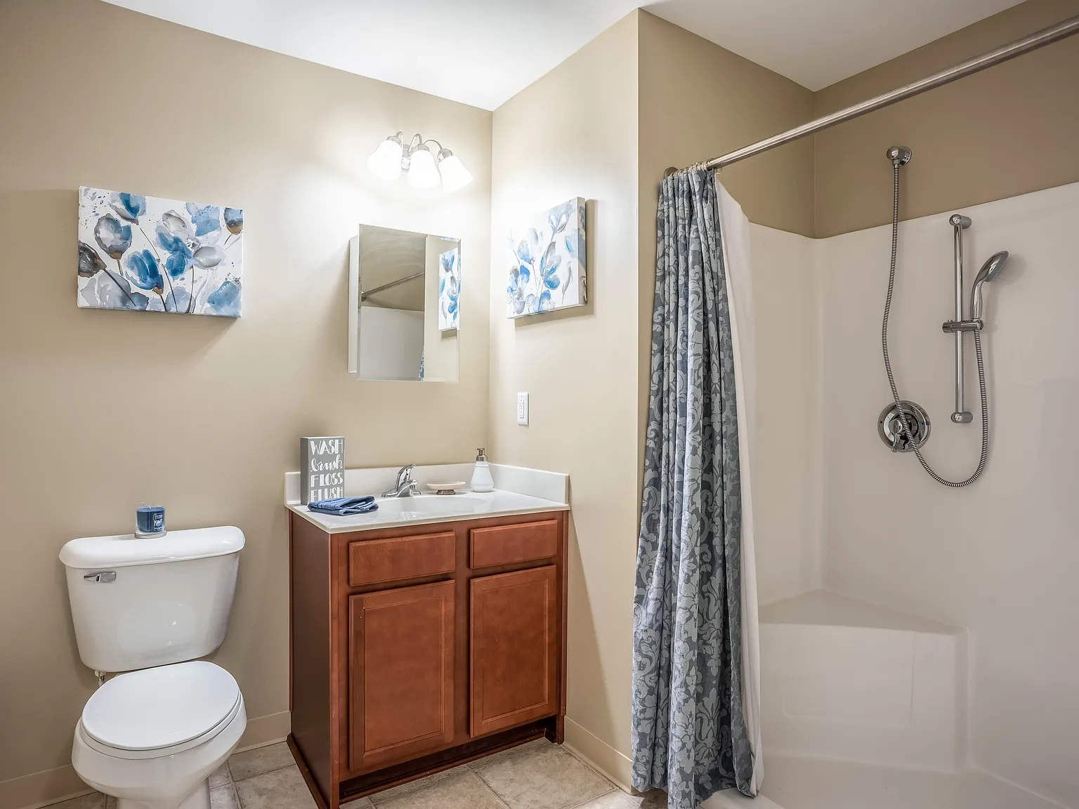 Emerald Reserve Indianola — Photo 4