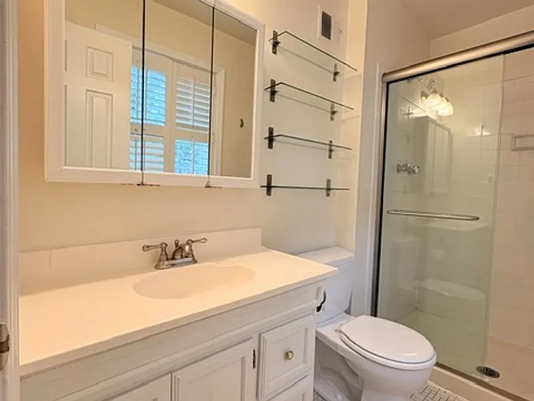 6718 Kenwood Forest Ln — Photo 18