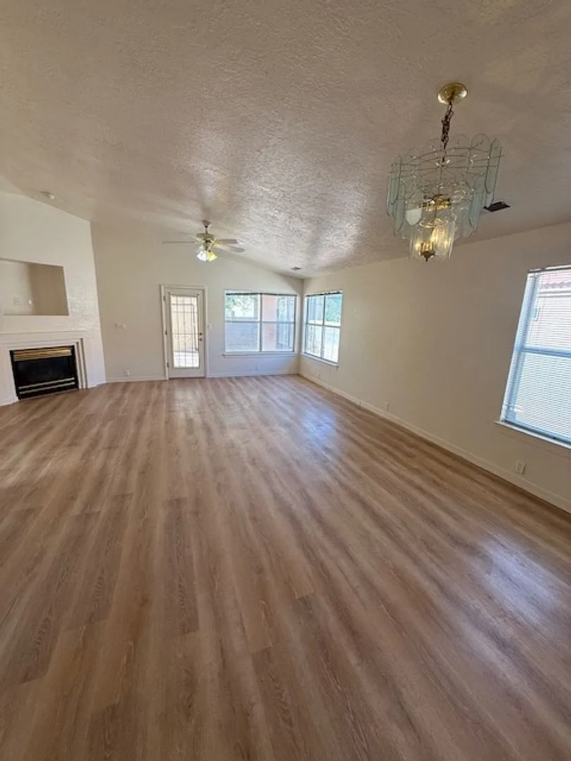 Building Photo - 1105 Tony Sanchez Dr SE