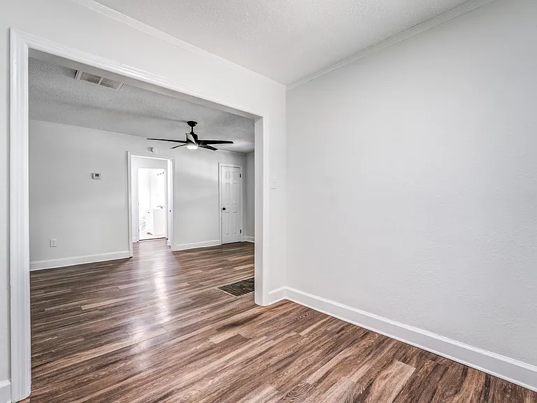 1473 Oberle Ave — Photo 10