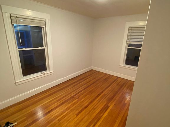 3rd image of 64 Harbor Ave Floor 1