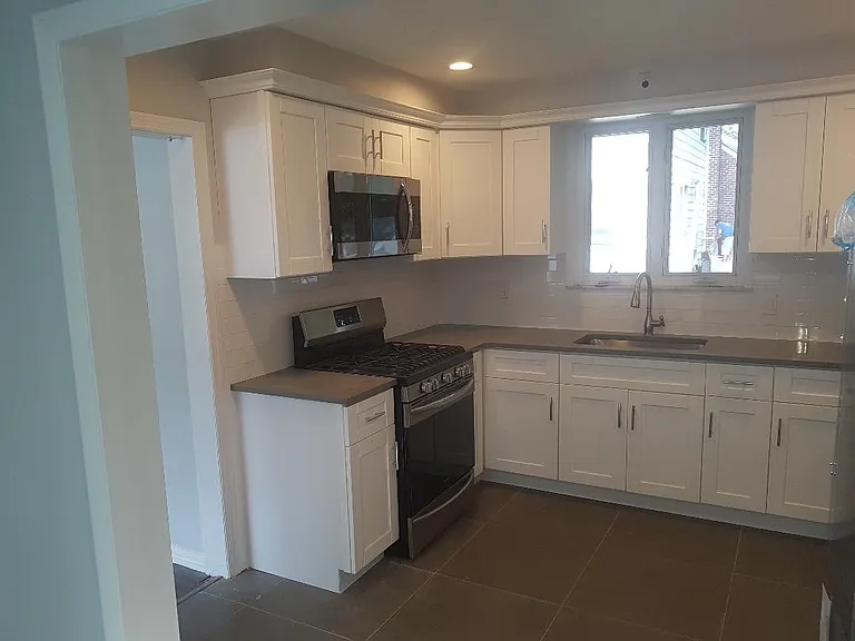 96 Columbus Dr — Photo 6
