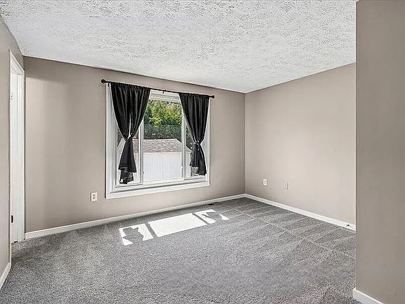 3rd image of 11107 Huntington Woods Cir