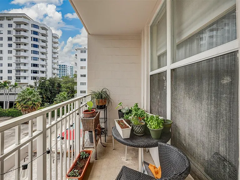 1300 Lincoln Rd #B402 — Photo 21