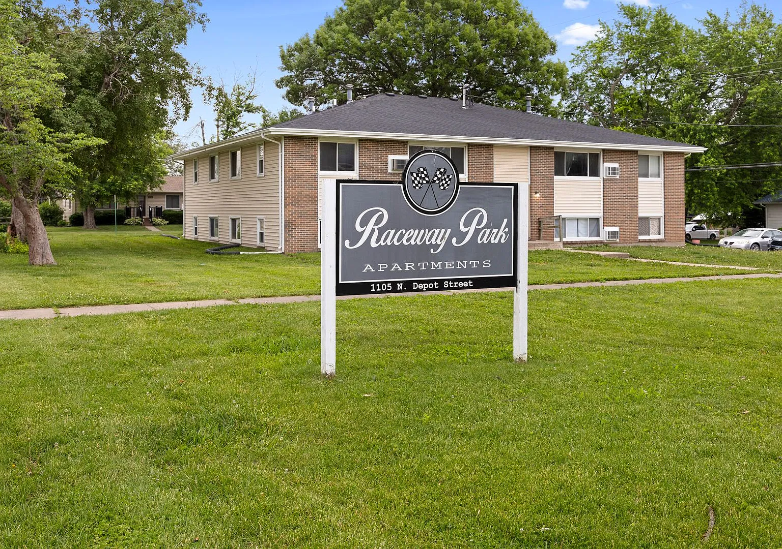 Raceway Park Apartments — Photo 2