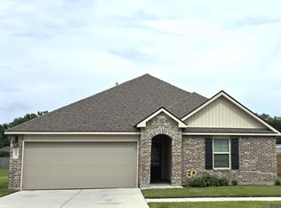 1054 S Pecan Grove Ave, Gonzales, LA 70737