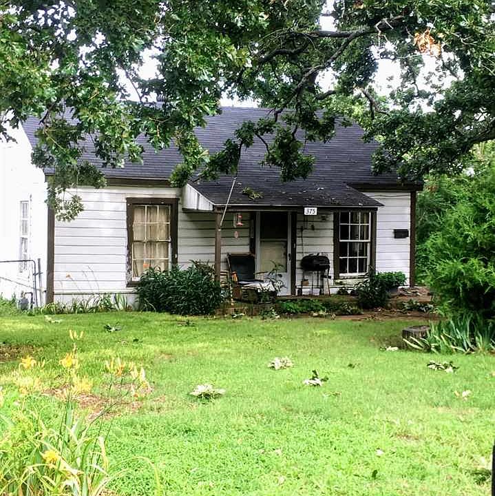2nd image of 375 29th St NE