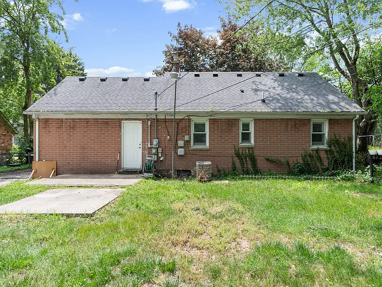 34622 Donnelly St — Photo 19