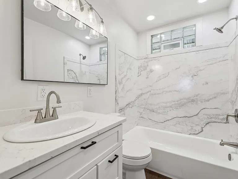 304 Harris St — Photo 3