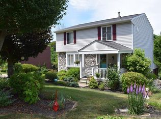 913 Hurl Dr, Pittsburgh, PA 15236