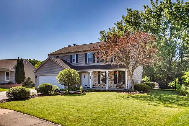 767 Hickory Ln photo 1