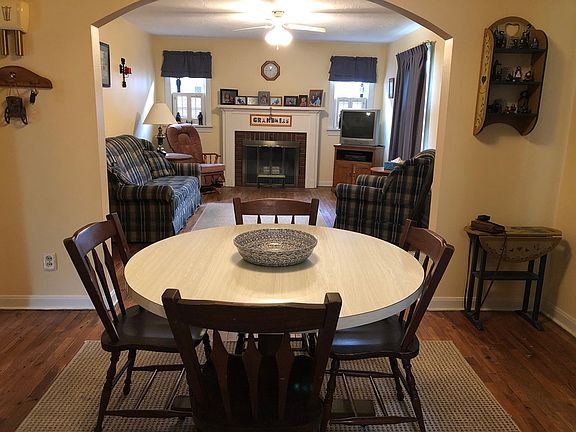 5th image of 133 Holbrook St