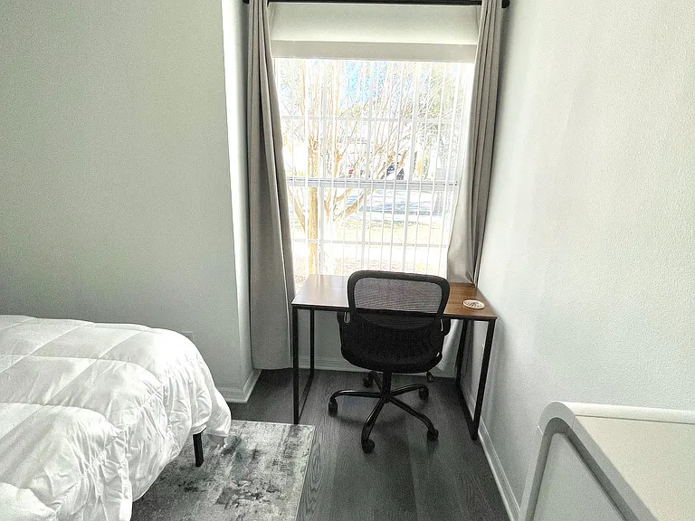 1548 Tiverton Blvd #3 — Photo 4