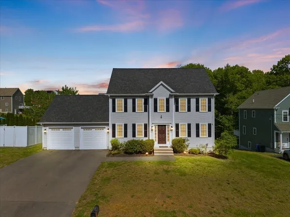 36 Cranesbill Rd, Taunton, MA 02780