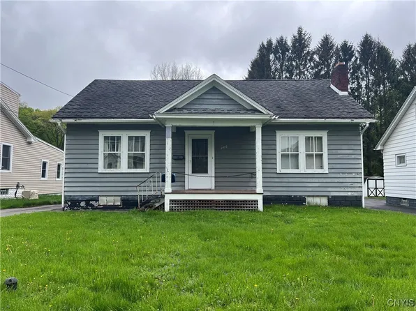 206 Searlwyn Rd, Syracuse, NY 13205