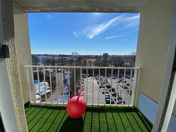 4th image of 200 Cove Way Unit 1013