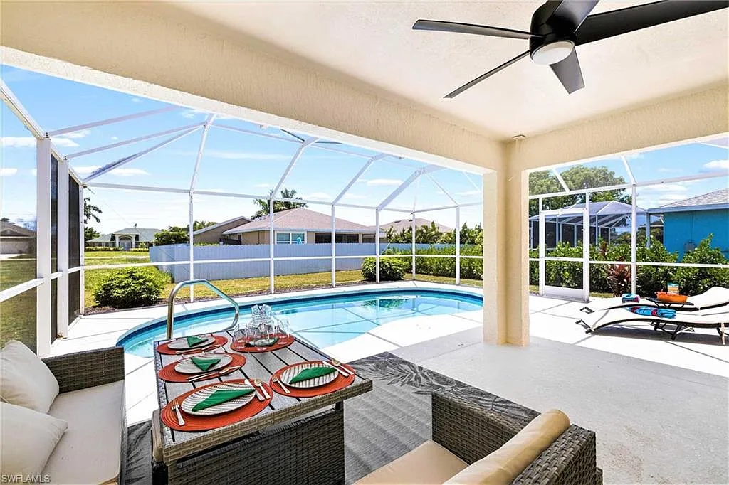 4 bed, 2.0 bath, 1711 sqft, $3,600 — Photo 2